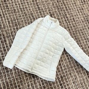 North Face Woman’s Thermoball Jacket size M
